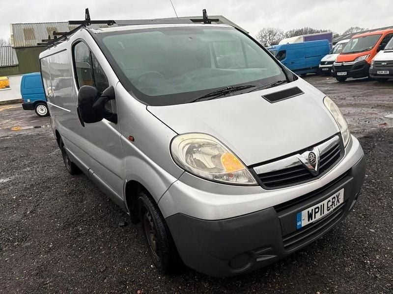 Silver Used 2011 Vauxhall Vivaro MPV | £2,295 (Good price) - Image 1/4