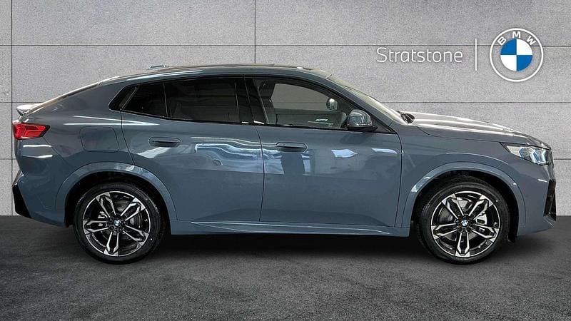 Usado BMW iX2 M Sport 227 kW (309 CV) 2025 Gris SUV