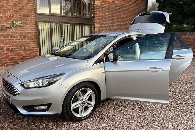 Silver Used 2016 Ford Focus Zetec Hatchback | £4,995 (Fair price) - Image 1/1