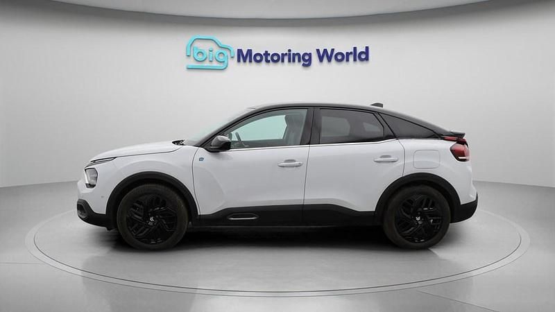 Begagnad Citroën e-C4 100 kW (136 HK) 2024 Halvkombi