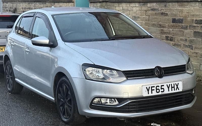 Used VW Polo SE 75 HP (55 kW) 2015 Silver Hatchback