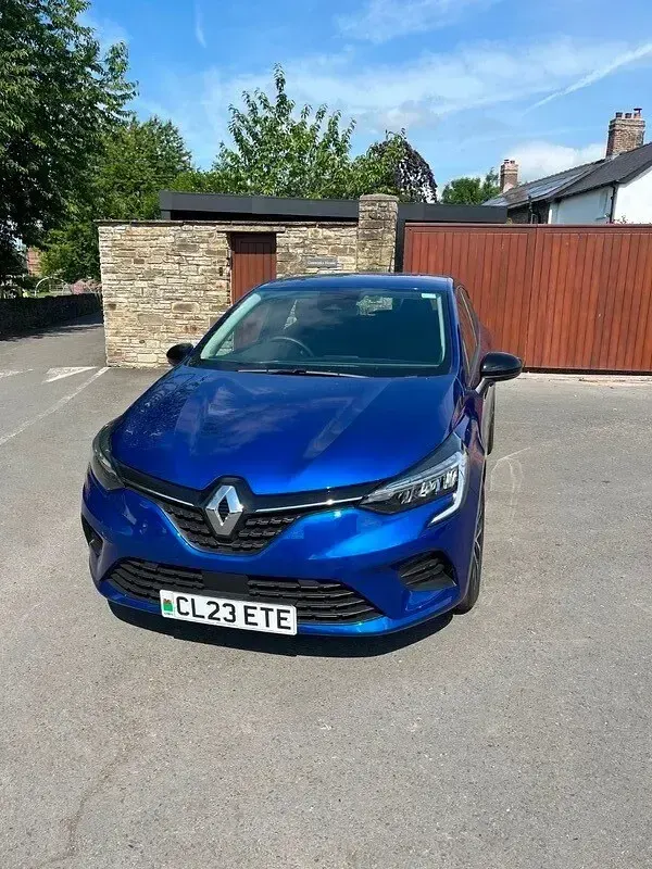 Used Renault Clio Evolution 90 HP (66 kW) 2023 Blue Hatchback