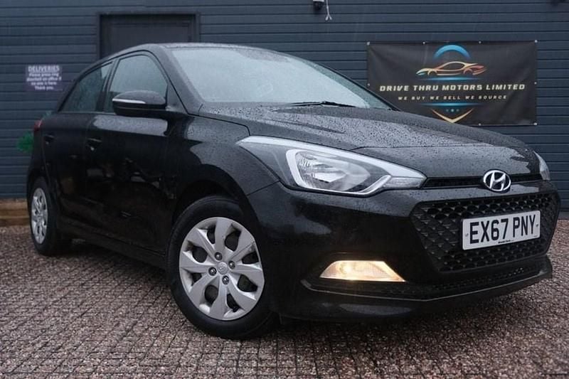 Used Hyundai i20 84 HP (61 kW) 2017 Black Hatchback