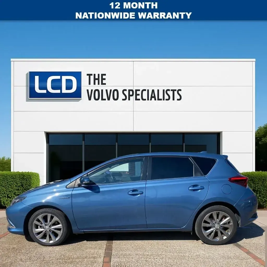 Used Toyota Auris Hybrid 136 HP (100 kW) 2015 Blue Hatchback