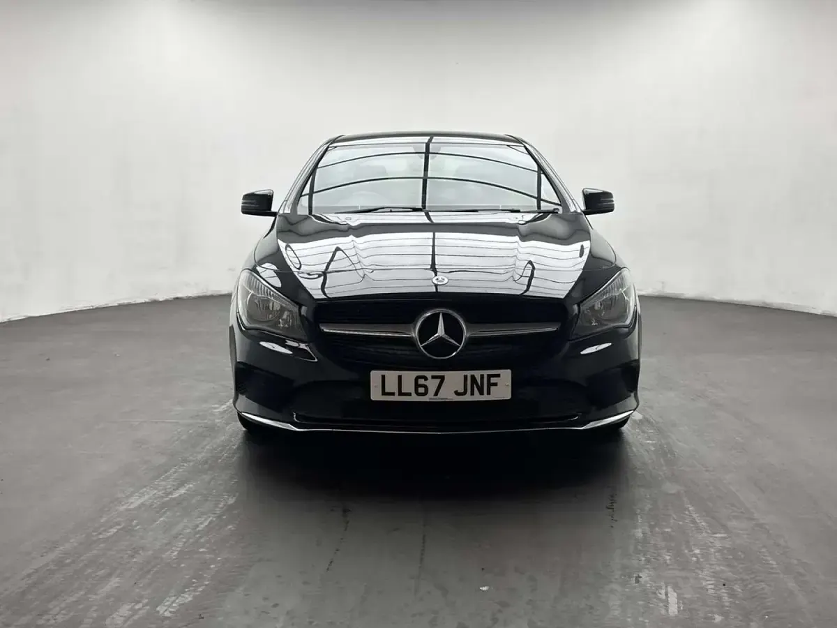 Used Mercedes CLA180 122 HP (89 kW) 2017 Black Coupe