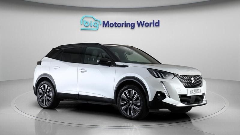 White Used 2021 Peugeot e-2008 Premium SUV | £12,500 (Fair price) - Image 1/4