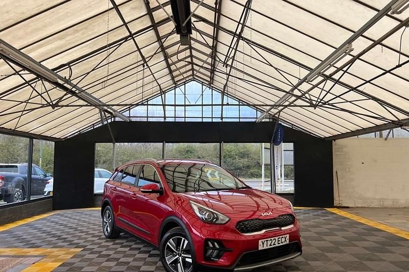 Used Kia Niro 139 HP (102 kW) 2022 Red SUV