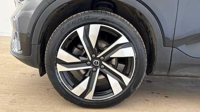 Used Volvo XC40 Ultra 161 HP (118 kW) 2025 Black SUV