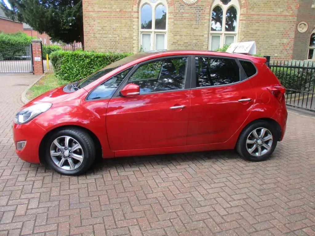 Used Hyundai ix20 Premium 2016 Red Hatchback
