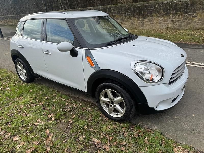 Used Mini Cooper 2013 White Hatchback