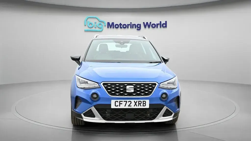 Usado Seat Arona Xperience Lux 110 HP (80 kW) 2023 Azul SUV