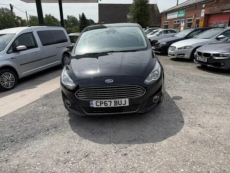 Used Ford S-MAX Titanium 150 HP (110 kW) 2017 Black MPV