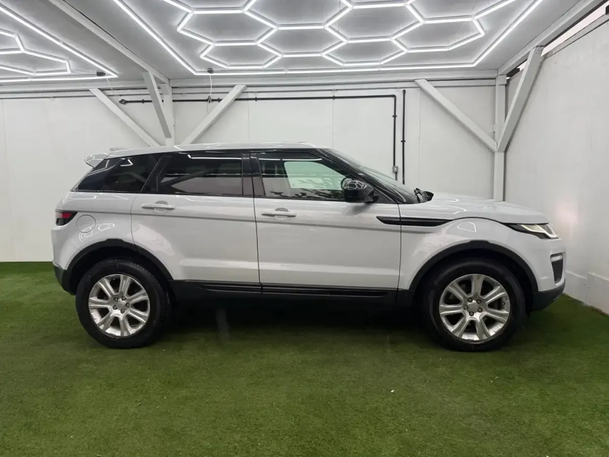 Usado Land Rover Range Rover evoque SE 180 HP (132 kW) 2019 Branco SUV