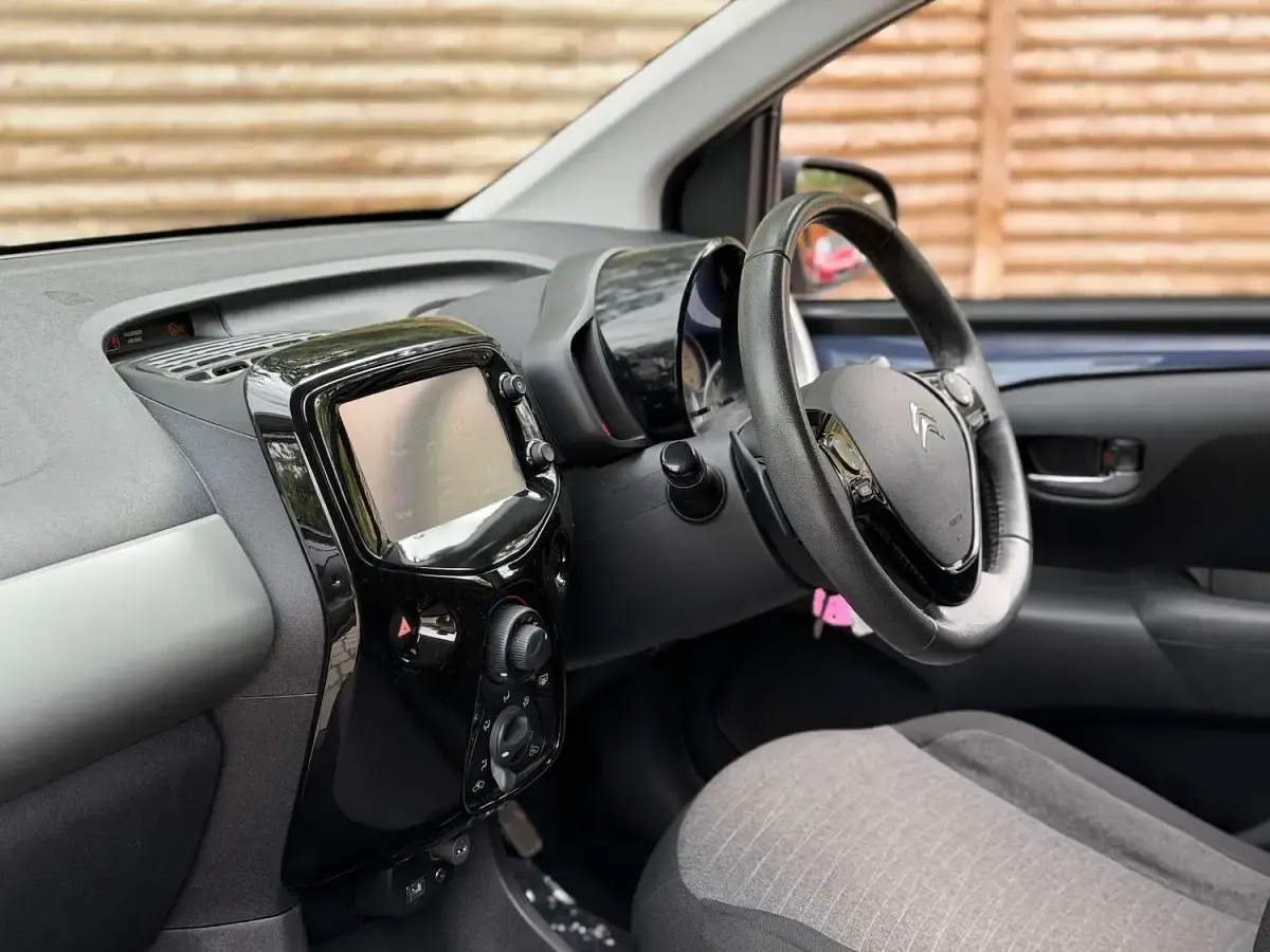 Used Citroën C1 Flair 68 HP (50 kW) 2015 Blue Hatchback
