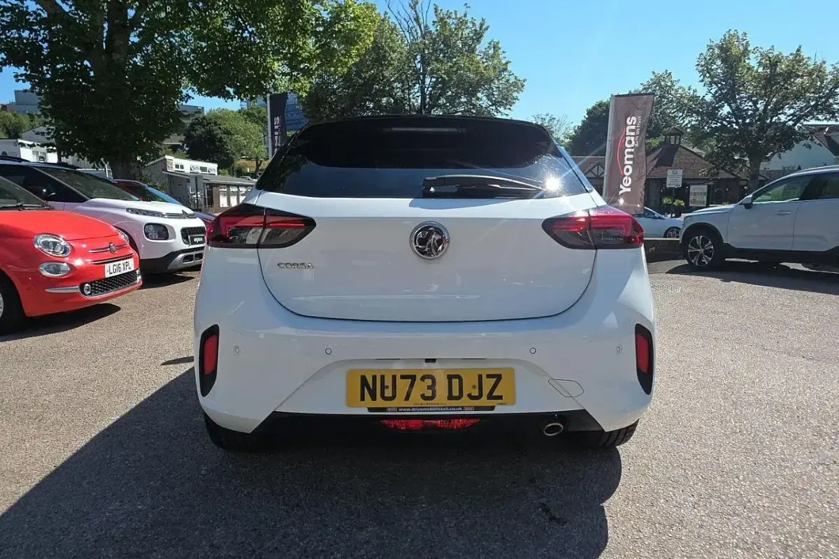 Used Vauxhall Corsa Ultimate 99 HP (72 kW) 2023 White Hatchback