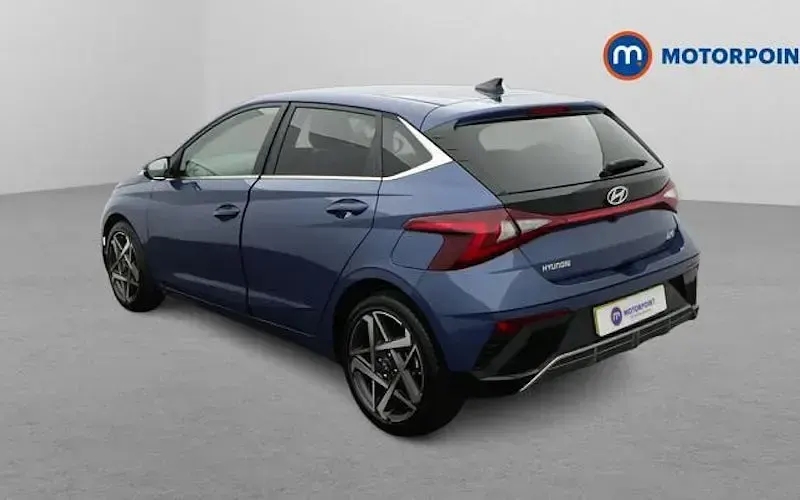 Used Hyundai i20 Premium 101 HP (74 kW) 2025 Blue Hatchback