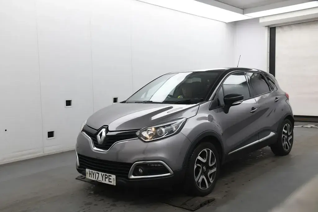 Used Renault Captur Dynamique 90 HP (66 kW) 2017 Grey SUV