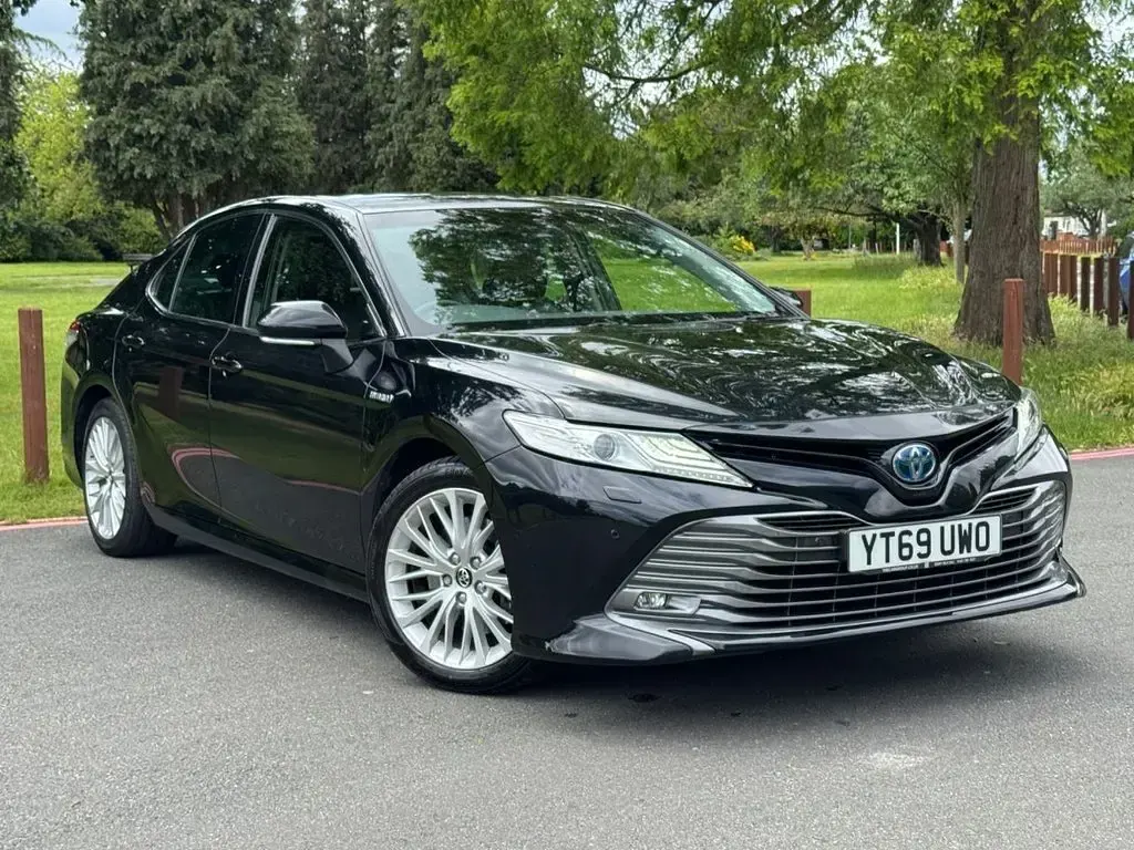 Used Toyota Camry 218 HP (160 kW) 2019 Black Sedan