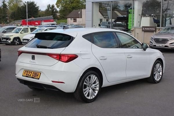 Used Seat Leon SE Dynamic 110 HP (80 kW) 2022 White Hatchback