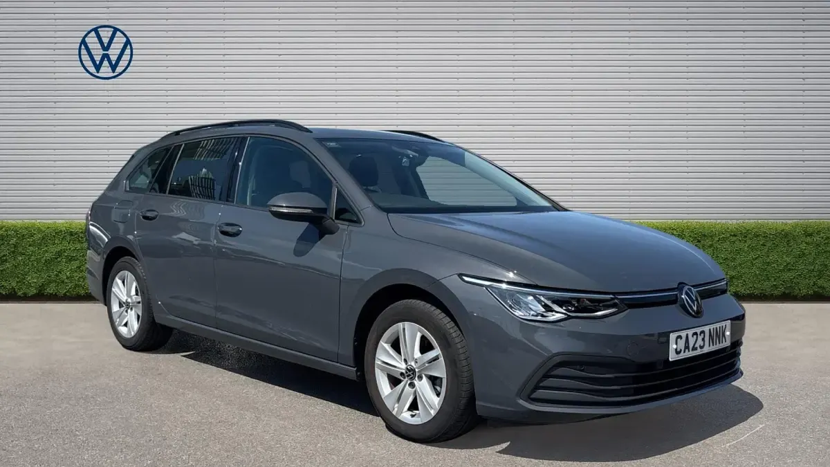Used VW Golf VIII Life 110 HP (80 kW) 2023 Estate
