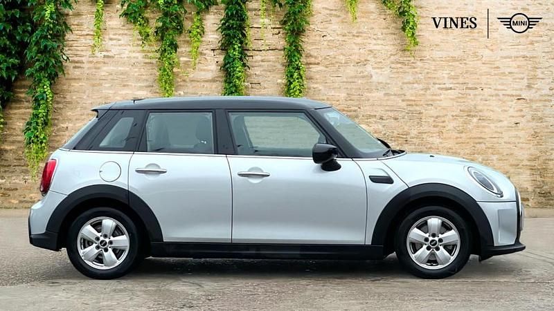 Used Mini Cooper Classic 134 HP (98 kW) 2022 Silver Hatchback