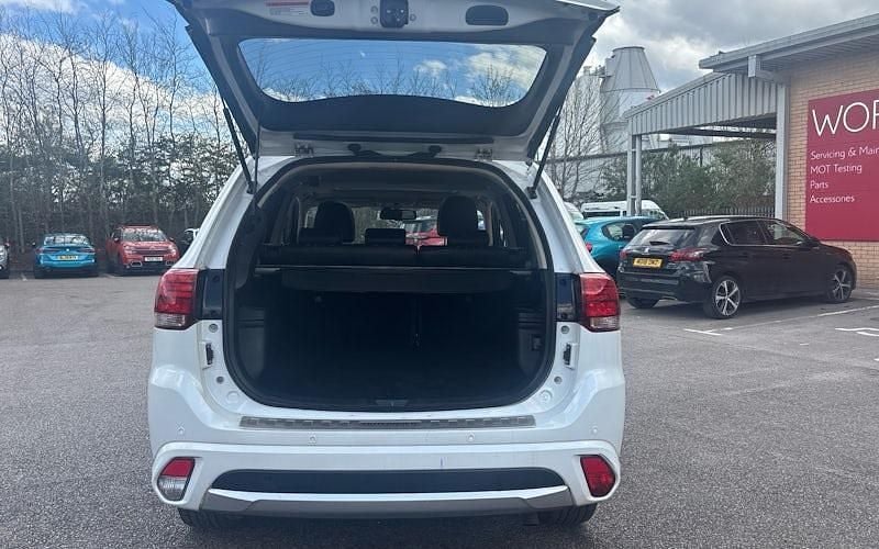 Used Mitsubishi Outlander P-HEV 203 HP (149 kW) 2018 Estate