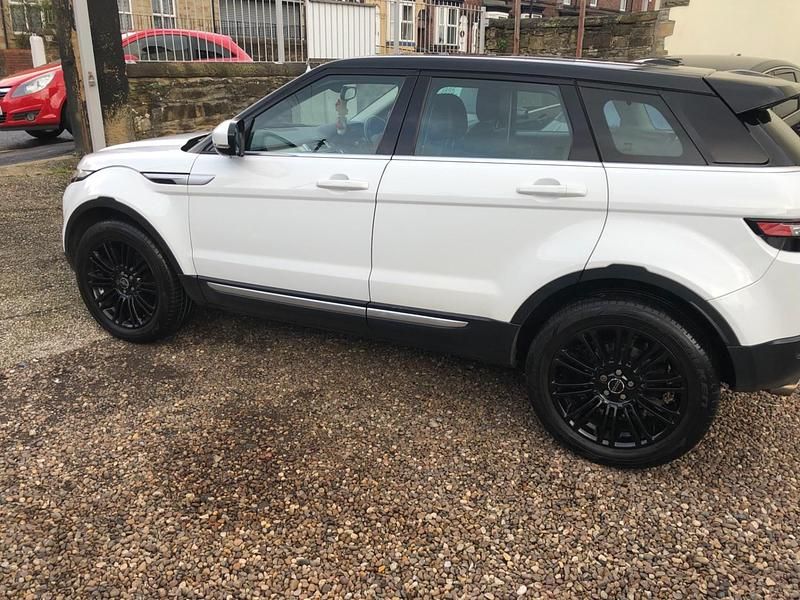 Begagnad Land Rover Range Rover evoque Prestige 190 HK (139 kW) 2011 Vit SUV