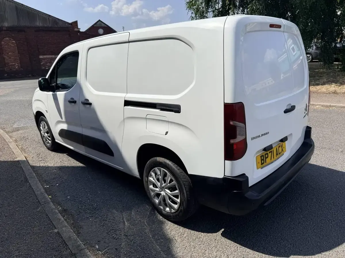 Used Citroën Berlingo 100 HP (73 kW) 2022 White MPV