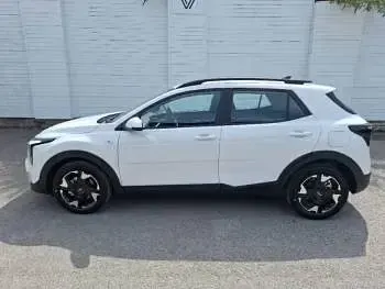 New Kia Stonic 98 HP (72 kW) 2026 White SUV
