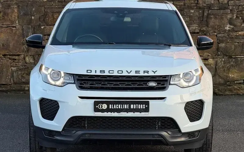 Used Land Rover Discovery 5 Landmark 179 HP (131 kW) 2019 White SUV