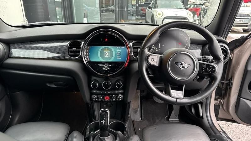 Usado Mini Cooper S Exclusive 176 HP (129 kW) 2021 Cinzento Citadino