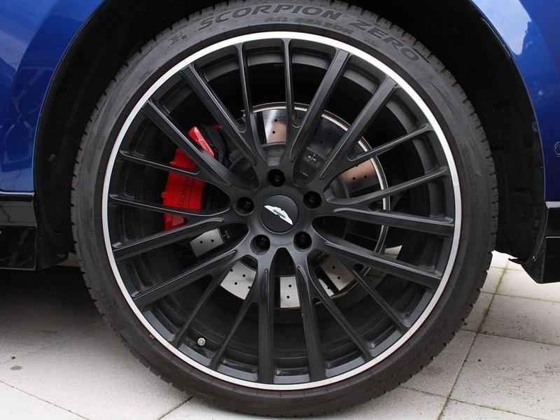 Used Aston Martin DBX 707 HP (519 kW) 2022 Blue SUV