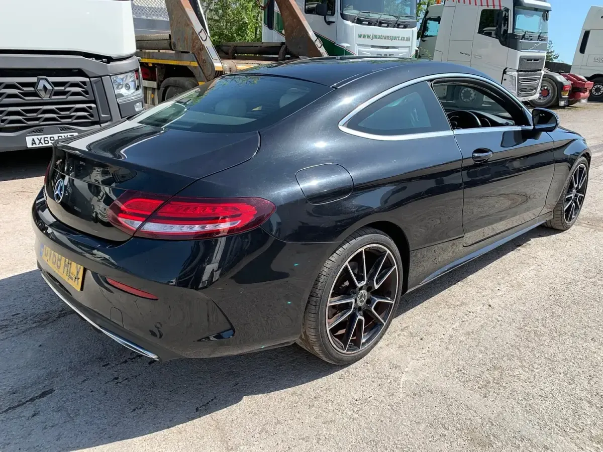Używany Mercedes C220 AMG Line Premium 2019 Czarny Coupe