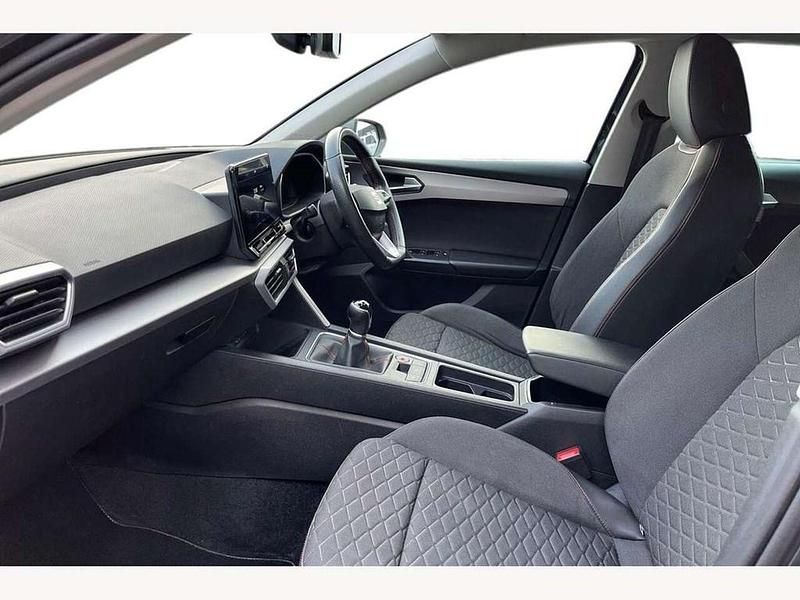 Begagnad Seat Leon FR 110 HK (80 kW) 2020 Grå Halvkombi