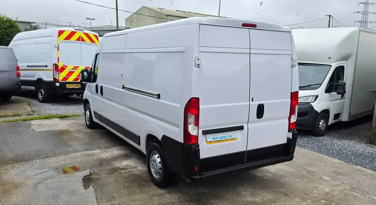 Used Citroën Relay 140 HP (102 kW) 2022 White Van