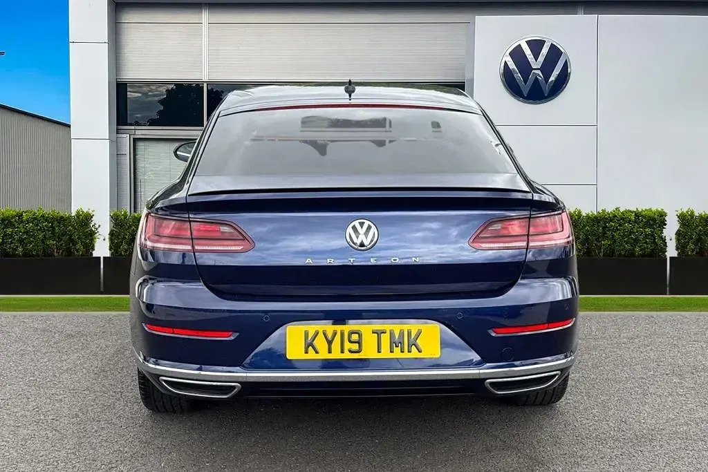 Used VW Arteon R-line 150 HP (110 kW) 2019 Blue Hatchback