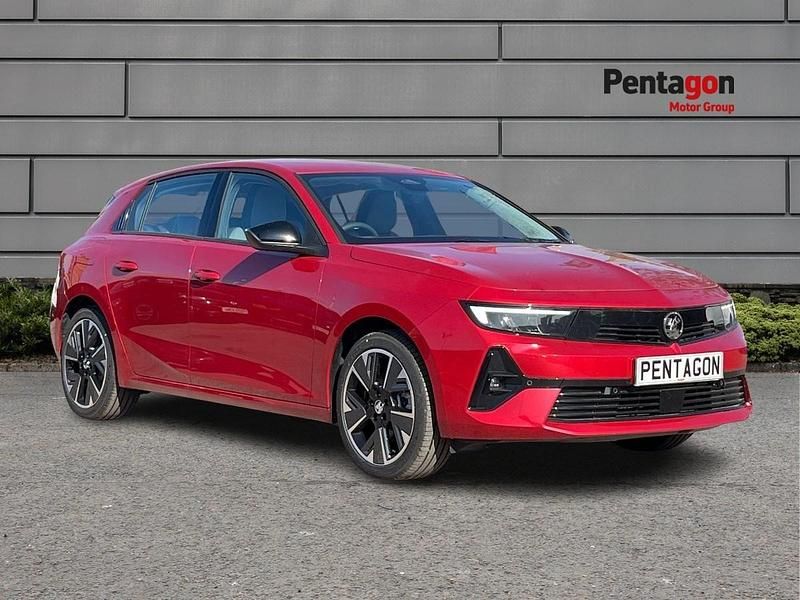 Used Vauxhall Astra Design Edition 114 kW (156 HP) 2024 Red Hatchback
