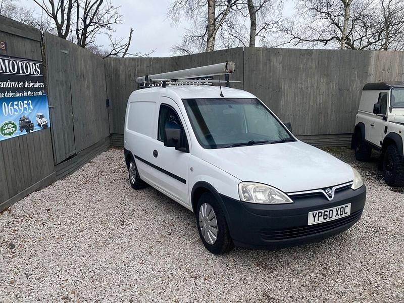 White Used 2010 Vauxhall Combo Van | £1,995 (Fair price) - Image 1/4