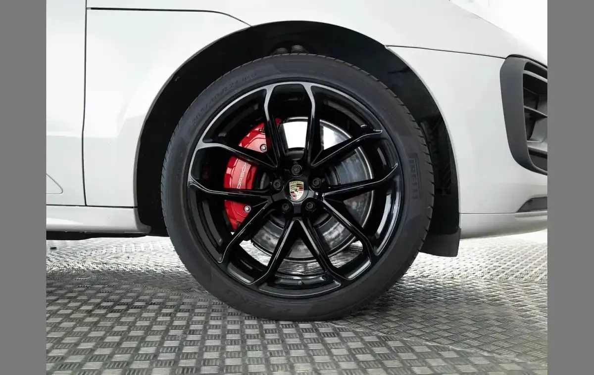 Used Porsche Macan GTS 434 HP (319 kW) 2024 Grey SUV