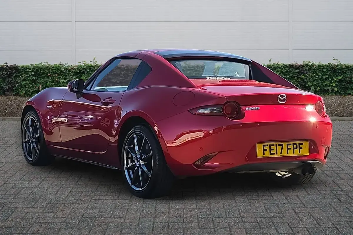 Used Mazda MX5 Inclusive 160 HP (117 kW) 2017 Red Cabriolet