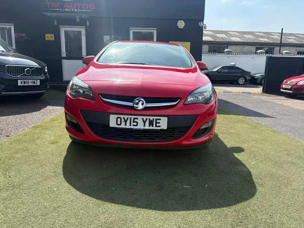 Used Vauxhall Astra Excite 2015 Red Hatchback