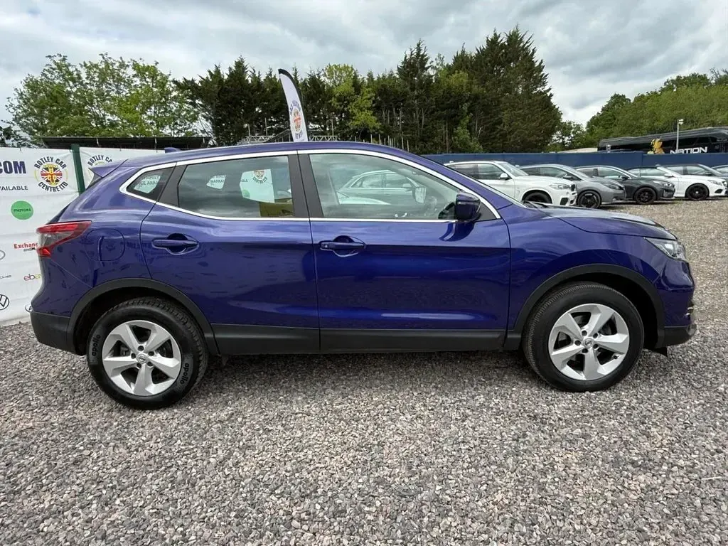 Used Nissan Qashqai Acenta Premium 115 HP (84 kW) 2019 Blue SUV