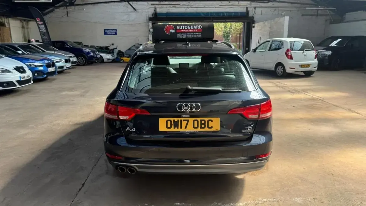 Usado Audi A4 Sport 190 HP (139 kW) 2017 Azul Carrinha