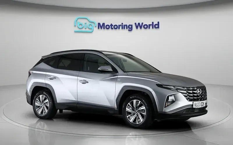 Używany Hyundai Tucson SE 180 KM (132 kW) 2023 Srebrny SUV