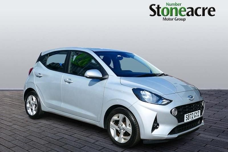 Used Hyundai i10 SE 67 HP (49 kW) 2023 Silver Hatchback