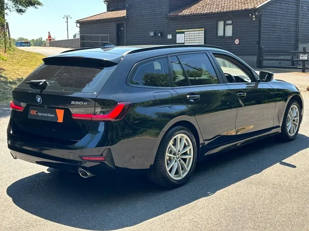 Used BMW 330e Comfort Edition 292 HP (214 kW) 2022 Black Estate