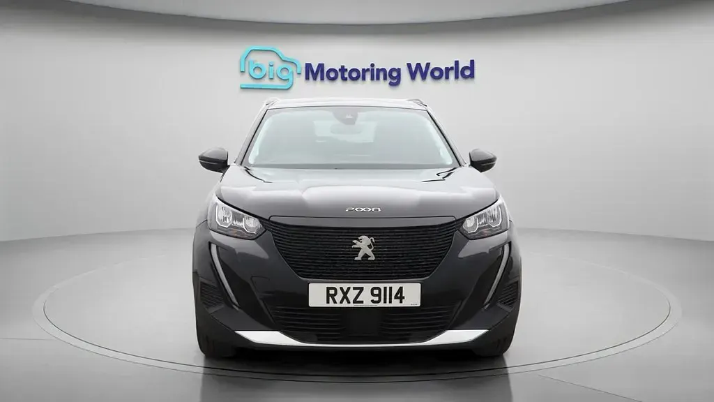 Second-hand Peugeot e-2008 Allure+ 100 kW (136 CP) 2022 SUV