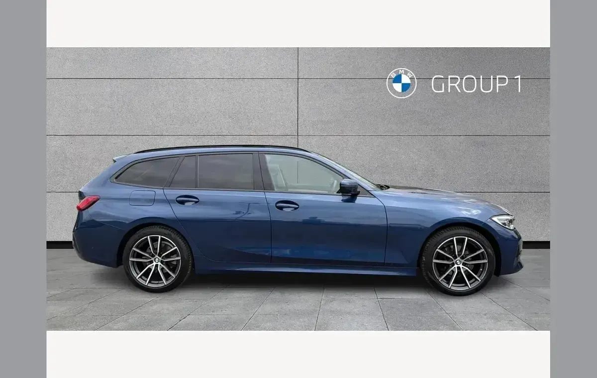 Used BMW 318 Sport Line 156 HP (114 kW) 2021 Blue Estate