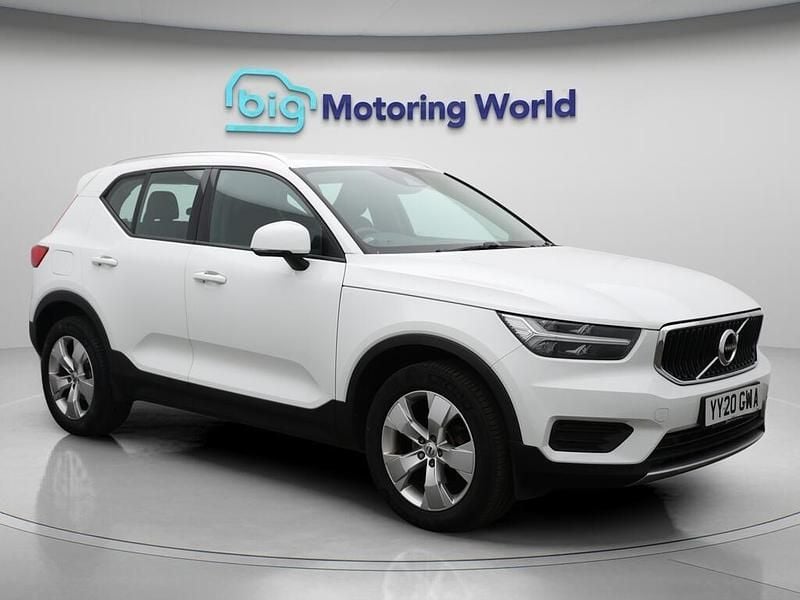 White Used 2020 Volvo XC40 Momentum SUV | £17,500 (Good price) - Image 1/4