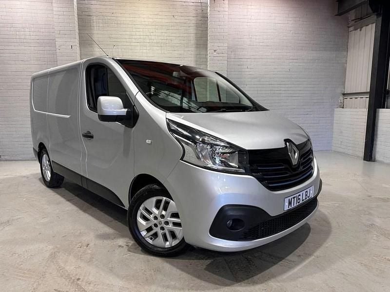 Used Renault Trafic 2016 Silver MPV